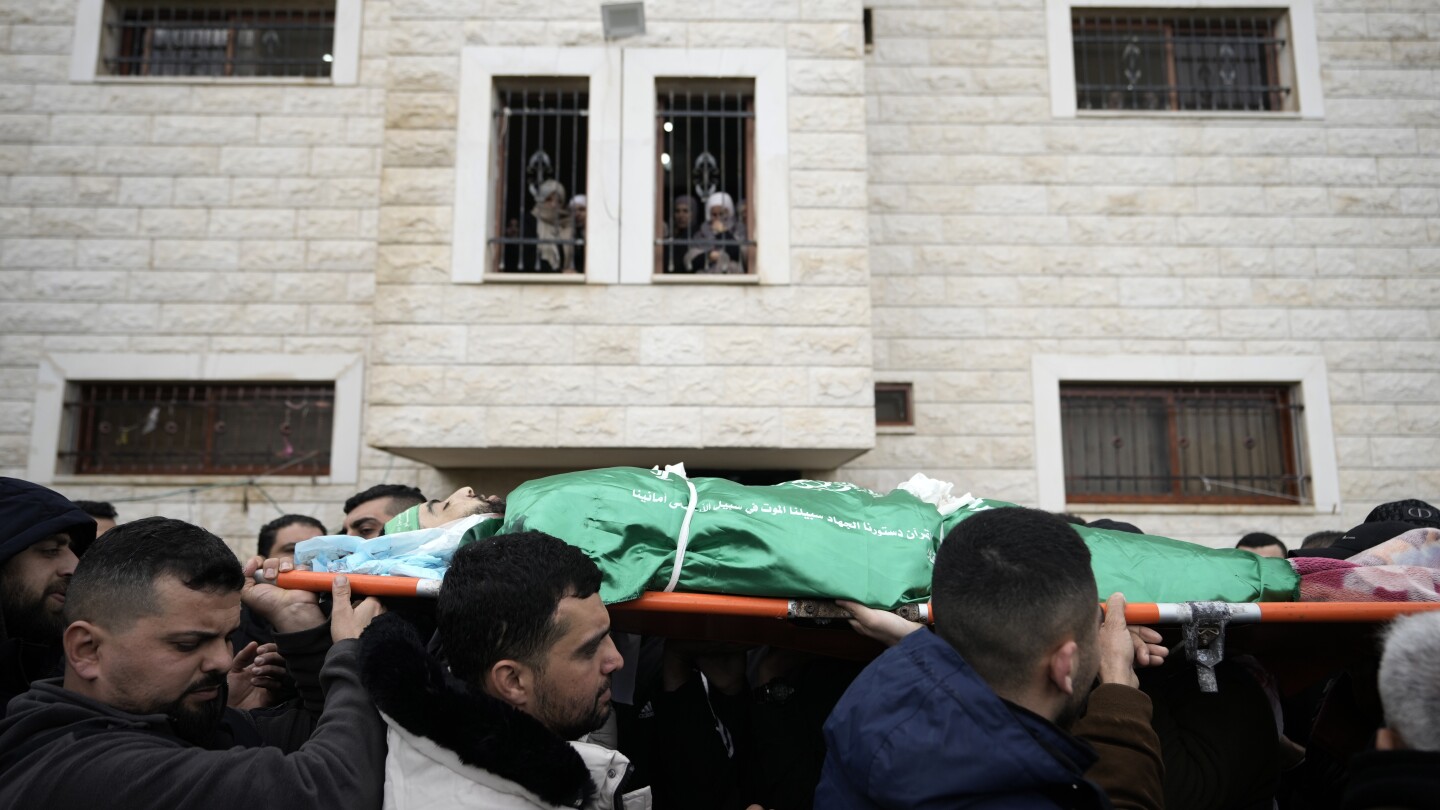 Israeli forces dressed as women, medics storm West Bank hospital