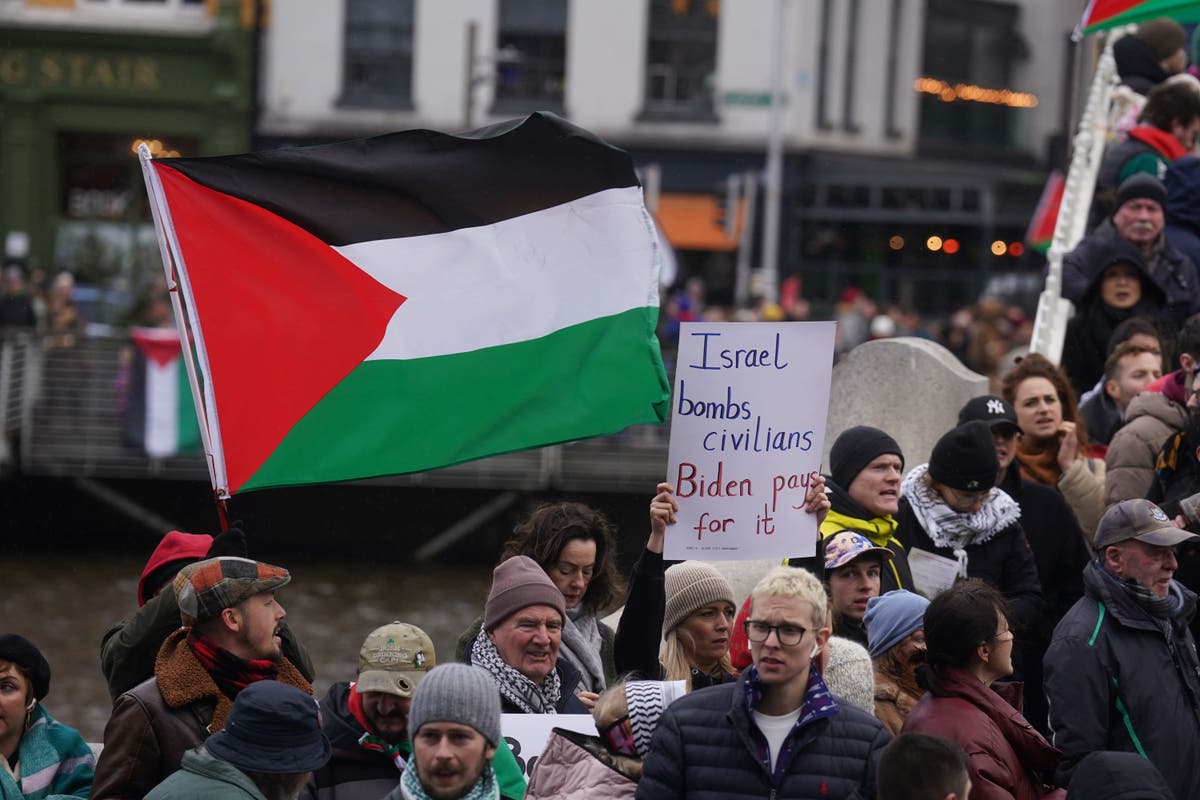 Tens of thousands demonstrate in Irish capital in support of Palestine