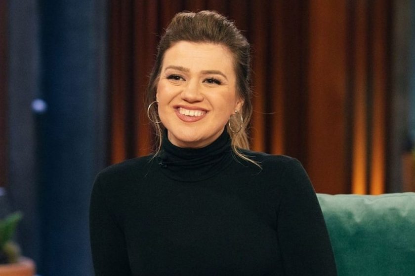 Kelly Clarkson wows in tiny pair of jeans, revealing she’s feeling more body confident than ever
