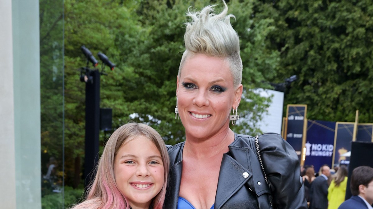 Pink’s mini-me daughter Willow, 12, shaves long hair and unveils new buzzcut – photo