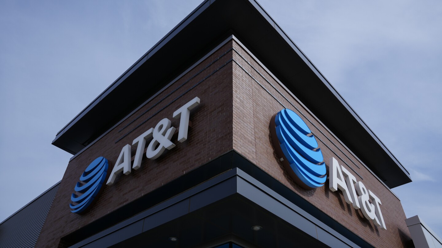 Phone in SOS mode? AT&T says service restored after widespread outage
