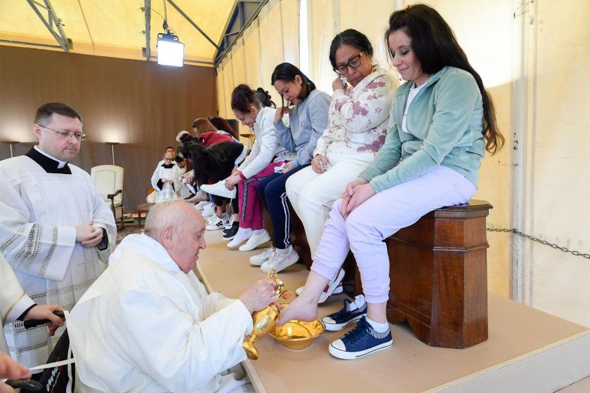 Pope Francis visits female penitentiary on Holy Thursday