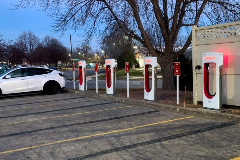 The US now has 1 DC fast charging station for every 15 gas stations